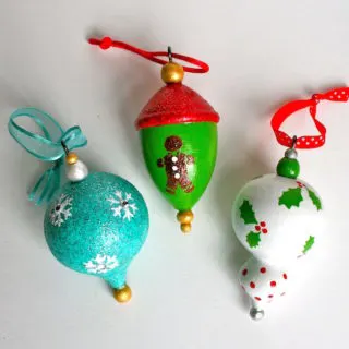 Easy painted ornaments for Christmas