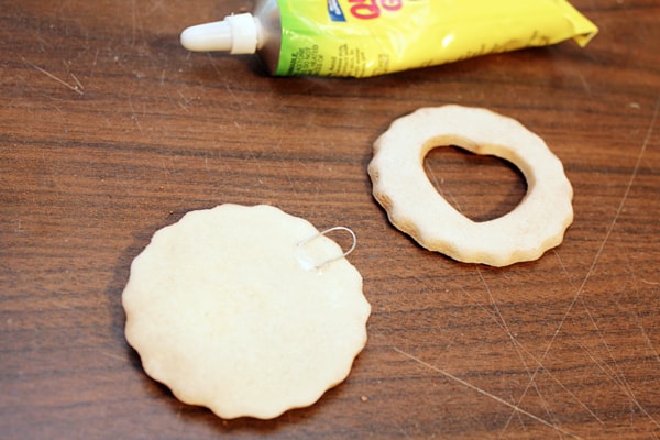 This unique Valentine's Day gift tag looks like a real cookie, but it's really a salt dough ornament with fake Mod Podge Dimensional Magic jelly!
