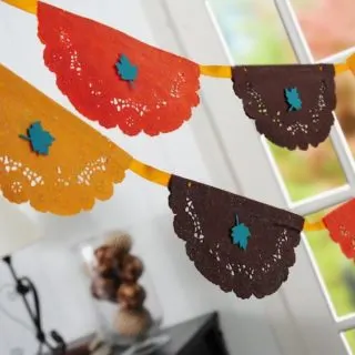 DIY Thanksgiving Banner Made with Doilies