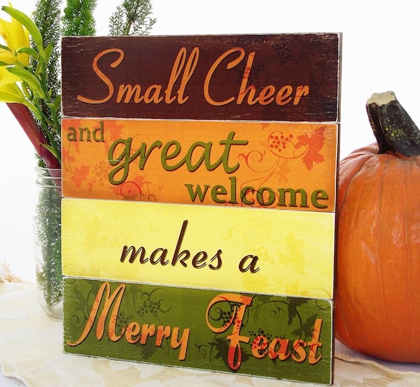 DIY Thanksgiving Sign Makes for a Merry Feast