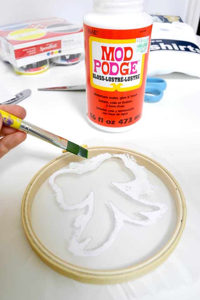 Screen printing is fun, but it can be expensive and uses toxic chemicals. This DIY screen printing with Mod Podge is easy, non-toxic and budget friendly!