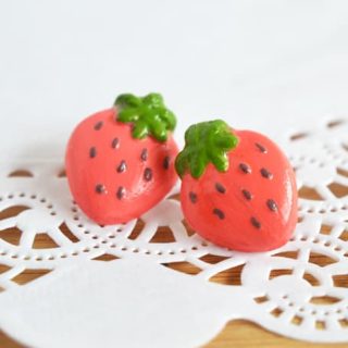 Just in time for strawberry picking season - some fun and girly handmade earrings! These are such a great gift and are easy to make with Mod Molds.