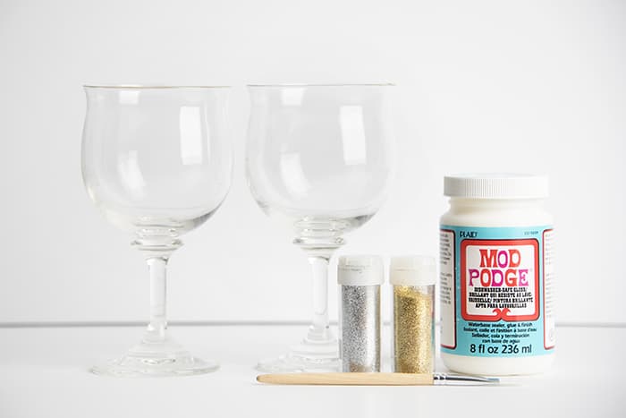 DIY Glitter Glasses for the Best Party Ever! - Mod Podge Rocks