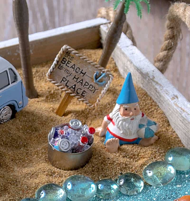 Miniature beach items