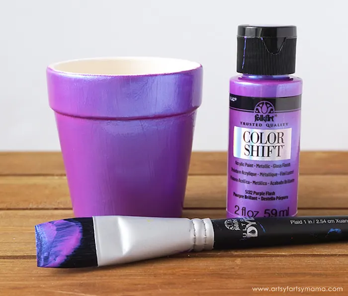 Flower pot painted with purple color shift paint