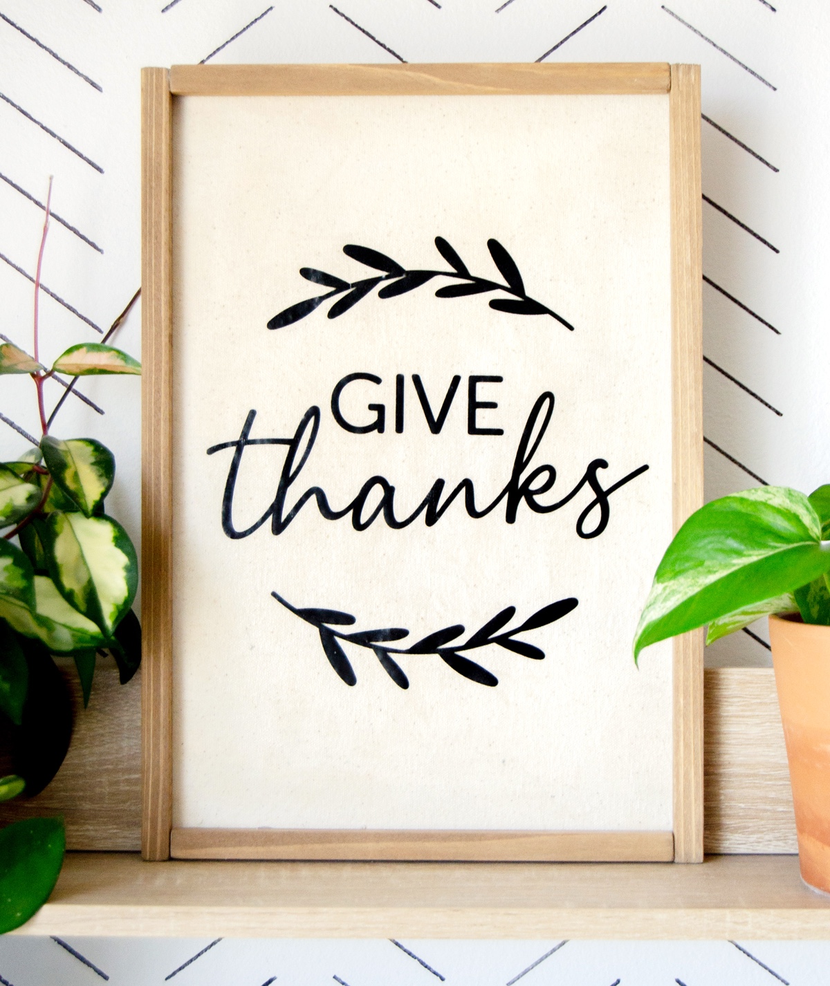 DIY Thanksgiving sign with farmhouse style