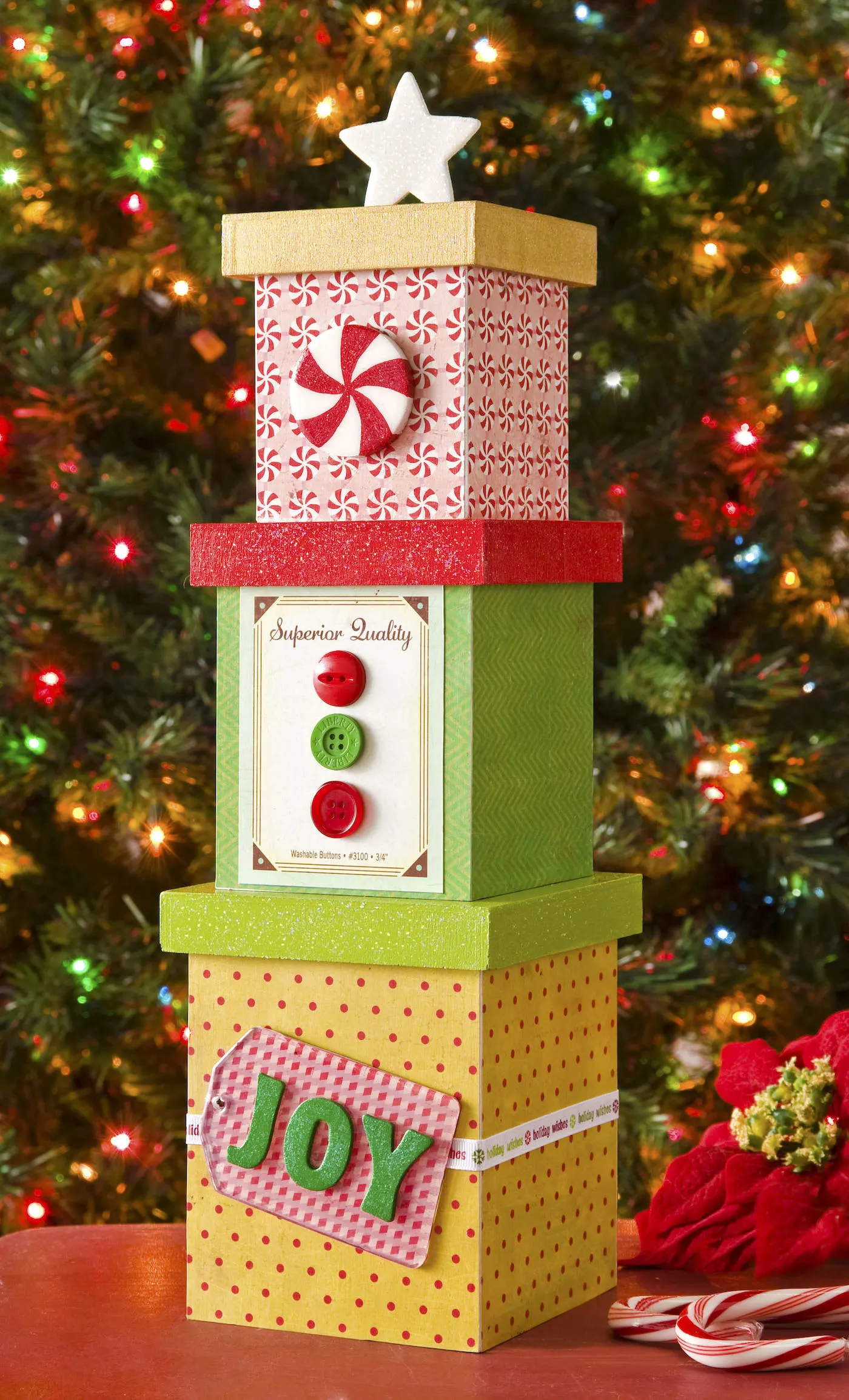 Over 15 Easy DIY Christmas Yarn Crafts {use that stash!} - A BOX