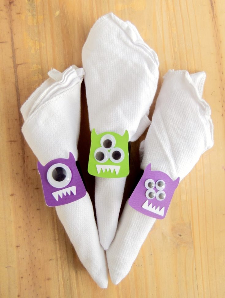 DIY Halloween Napkin Rings with Googly Eyes