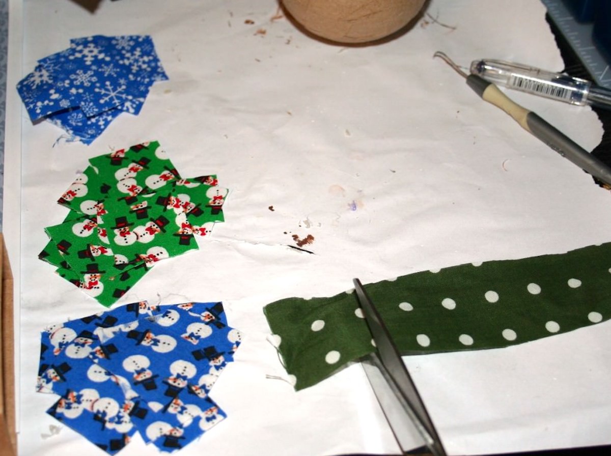 DIY Scrappy Fabric Mod Podge Ornaments – Maker Valley