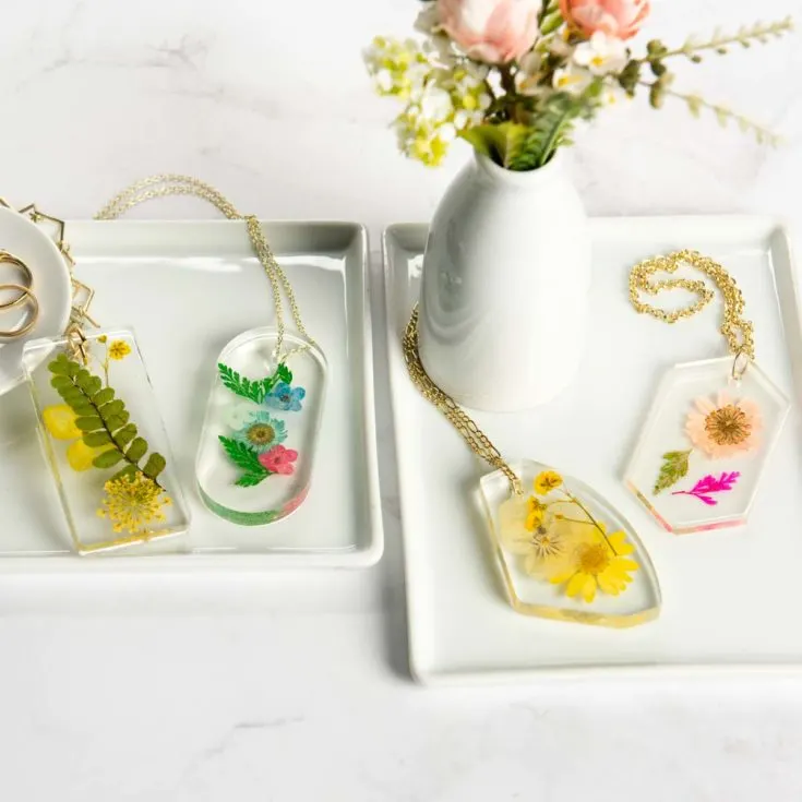 Pressed Flower Necklace With Dried Buttercup Wildflowers - Etsy Norway
