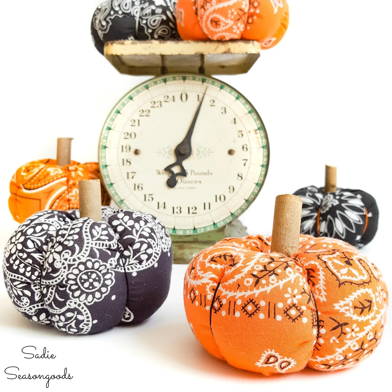 45 Cool Pumpkin Craft Ideas for Adults - Songbird