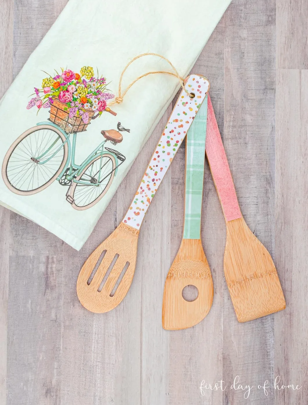 Decoupage-wooden-spoons