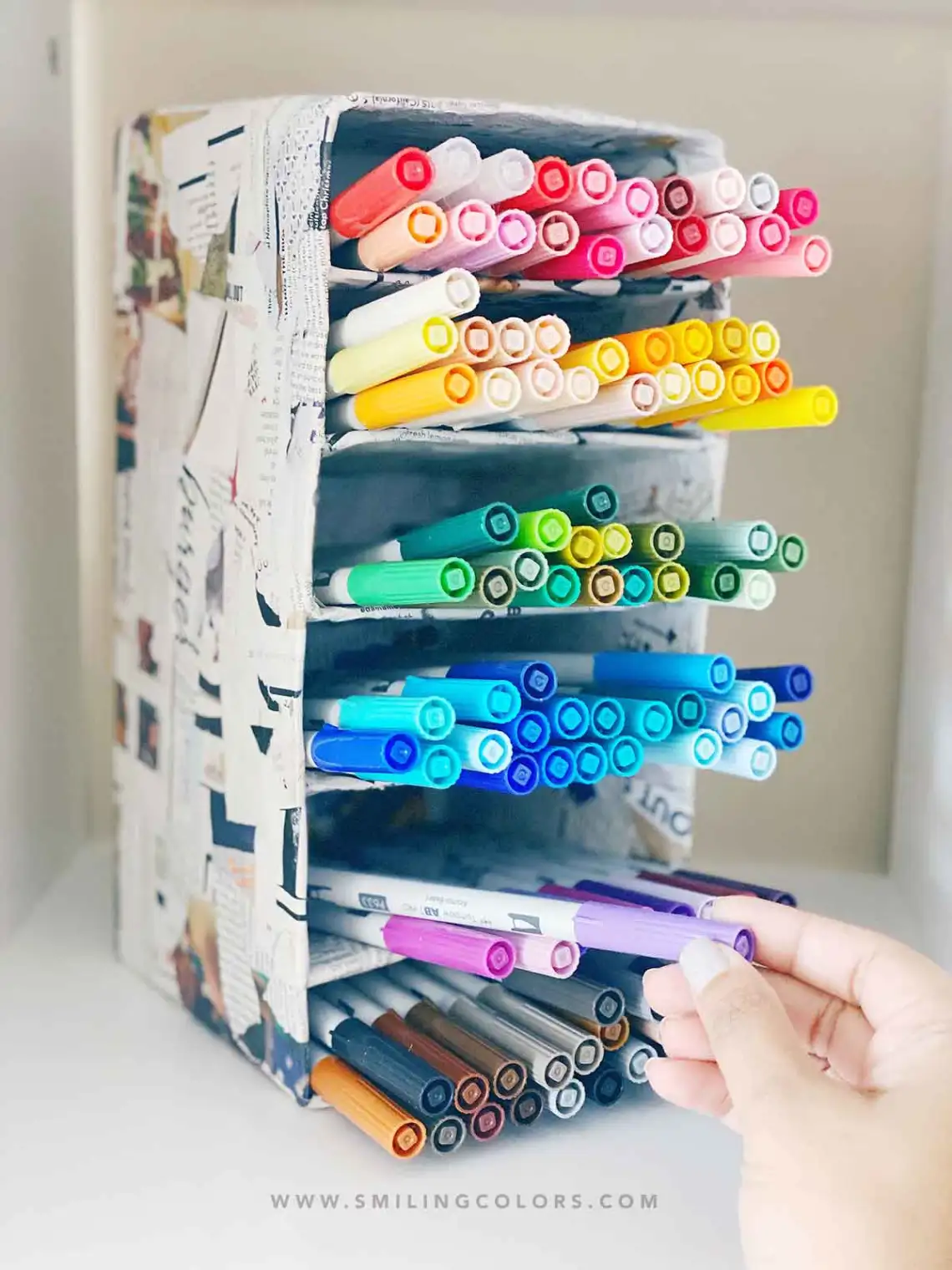 diy marker storage from a cardboard box