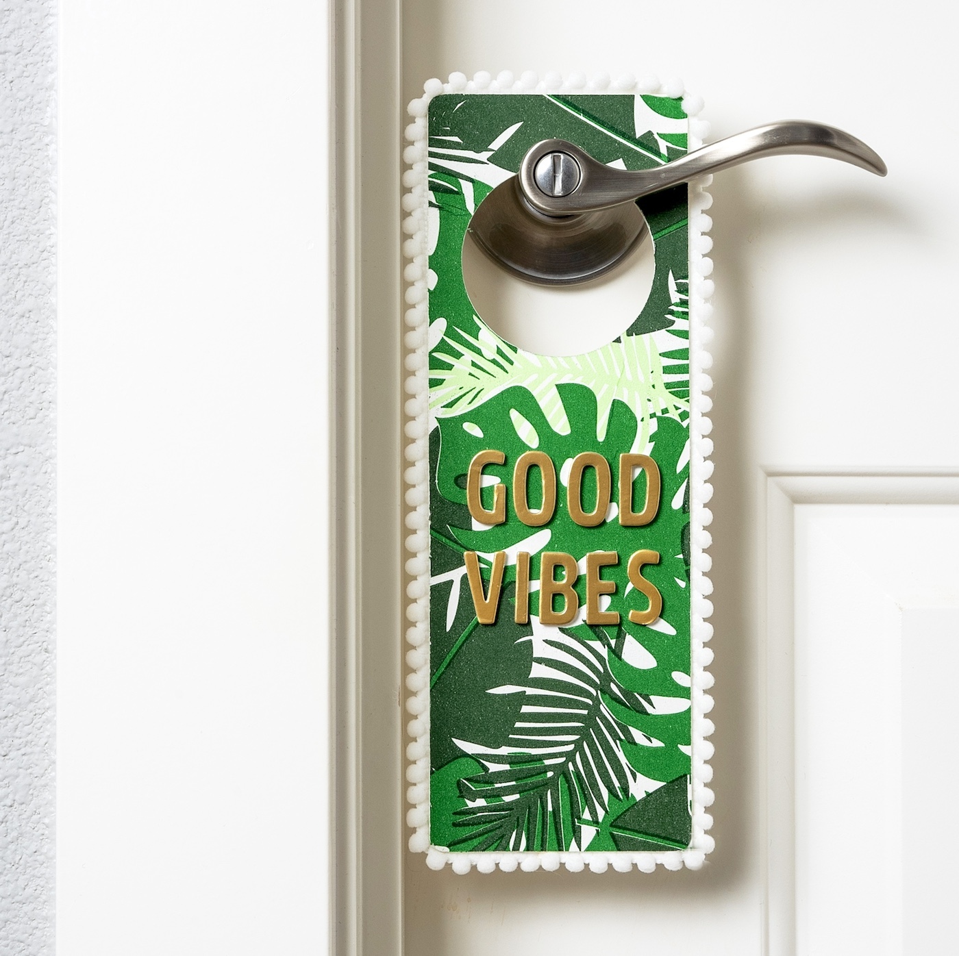 DIY door hanger for summer - good vibes