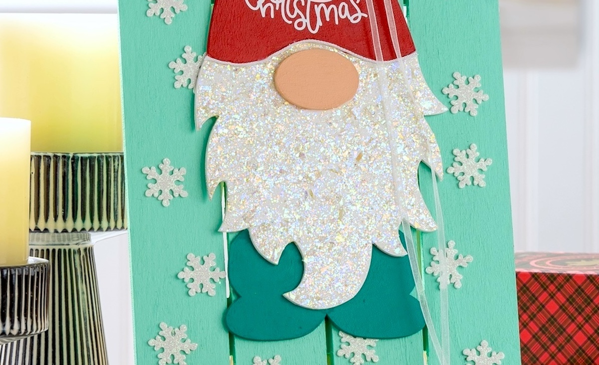 DIY wood gnome gift tag for Christmas decor