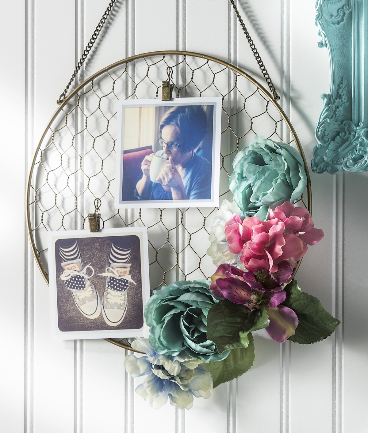 Floral wire hanging frame